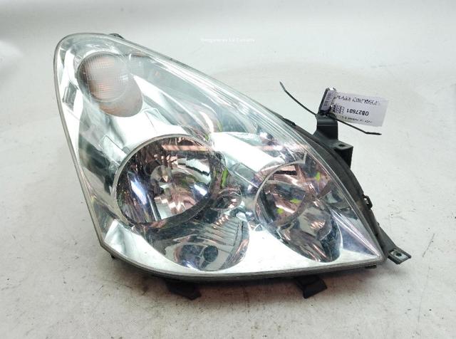 Reflektor prawy 811300F010 TOYOTA