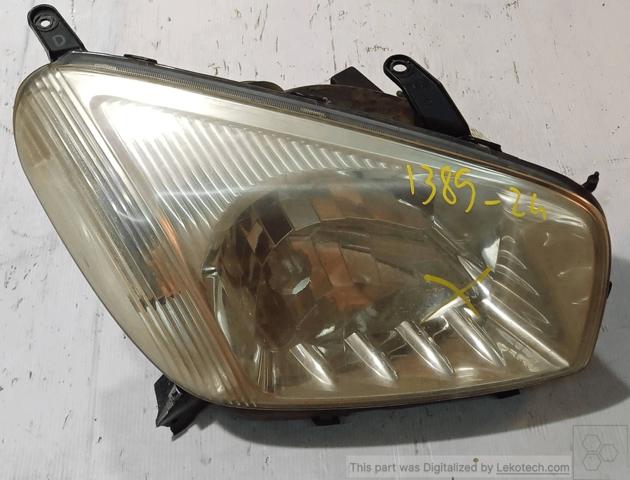 Reflektor prawy 8113042180 TOYOTA