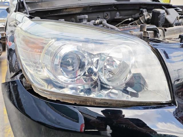 Reflektor prawy 8113042311 TOYOTA