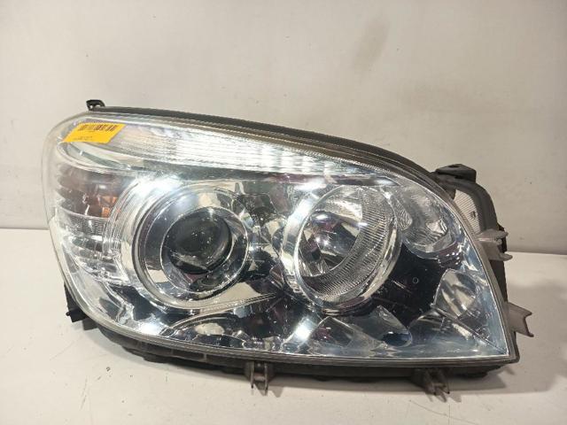 Reflektor prawy 8113042311 TOYOTA