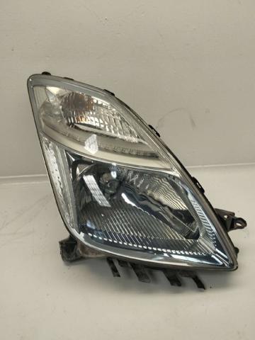 Reflektor prawy 8113047180 TOYOTA