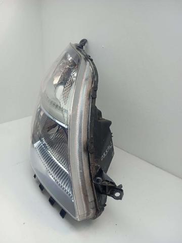 Reflektor prawy 8113047180 TOYOTA