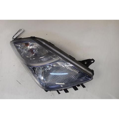 Reflektor prawy 8113047180 TOYOTA