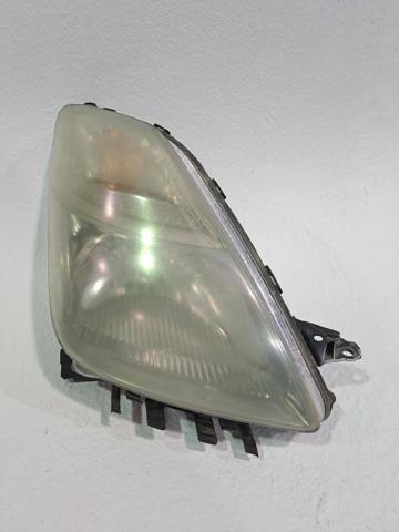 Reflektor prawy 8113047181 TOYOTA