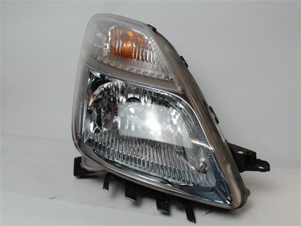 Reflektor prawy 8113047181 TOYOTA