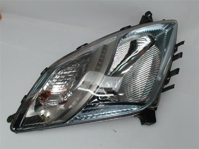 Reflektor prawy 8113047181 TOYOTA