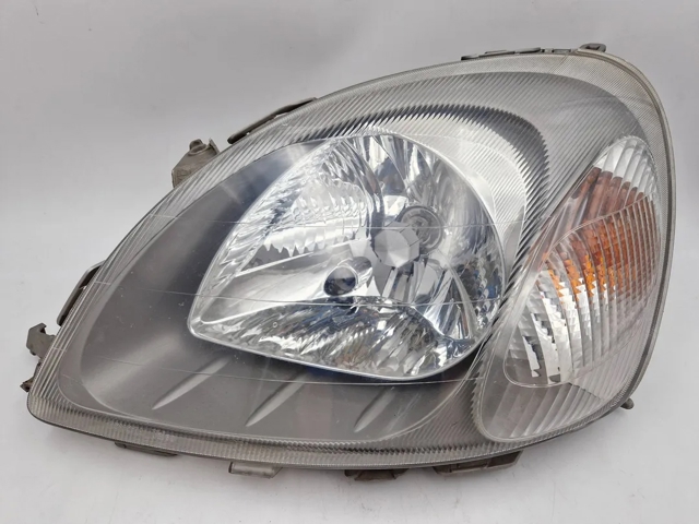 Reflektor lewy 8115052021 TOYOTA