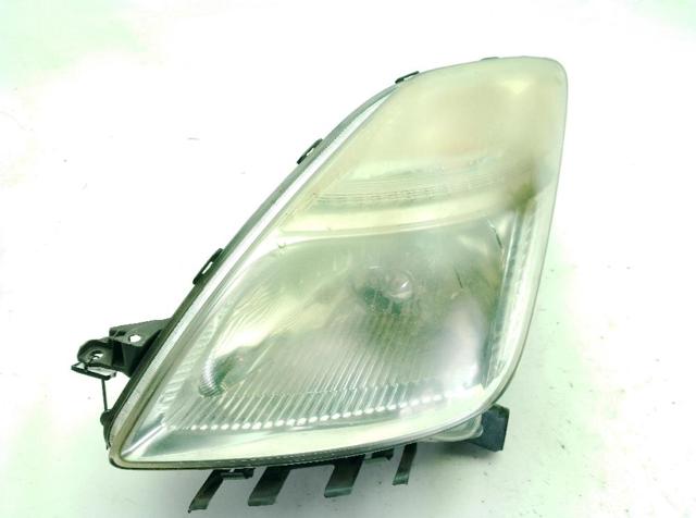 Reflektor lewy 8117047181 TOYOTA