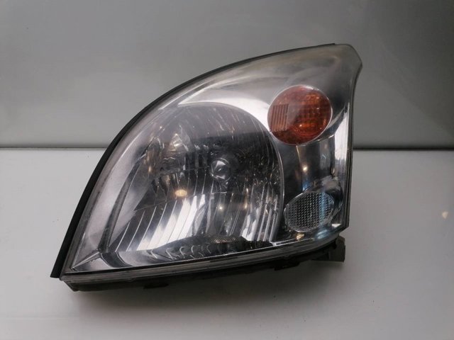 Reflektor lewy 811706A060 TOYOTA