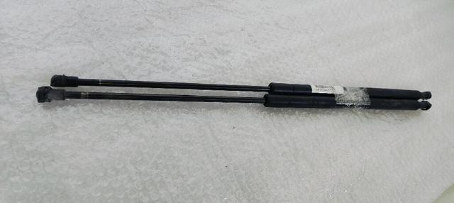 Amortyzator maski 811813E000 HYUNDAI