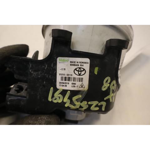 Lampa przeciwmgielna prawa 8121002110 PEUGEOT
