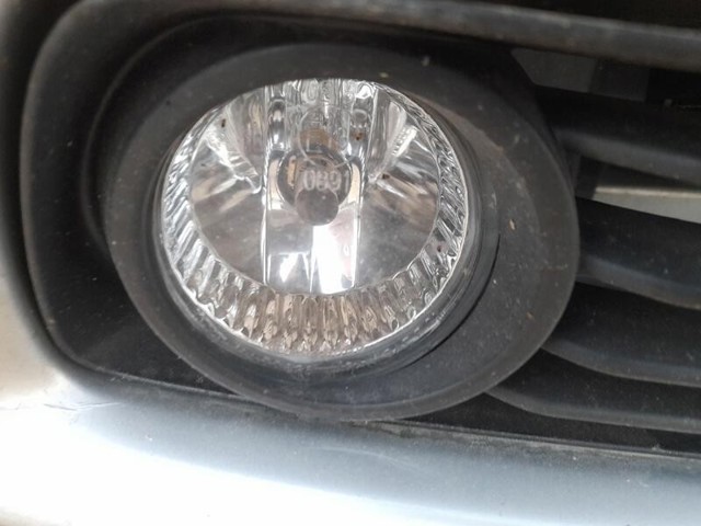 Lampa przeciwmgielna prawa 8121152061 TOYOTA