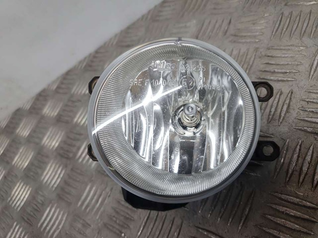 Lampa przeciwmgielna lewa 8122002110 TOYOTA