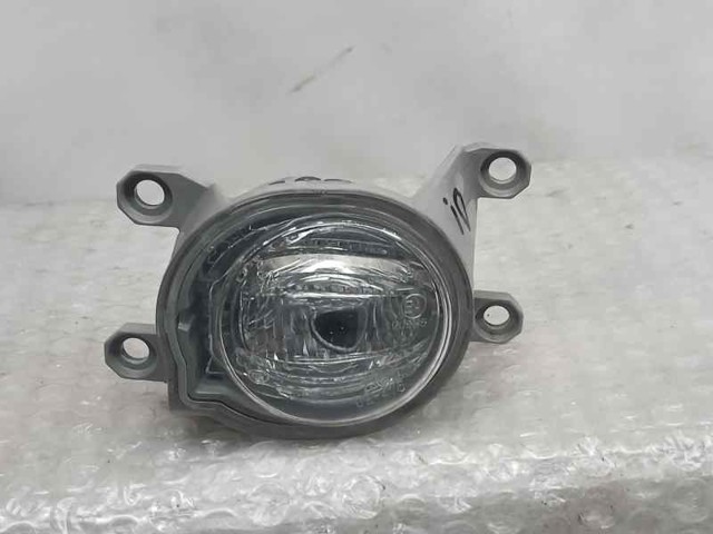 Lampa przeciwmgielna lewa 8122102190 TOYOTA