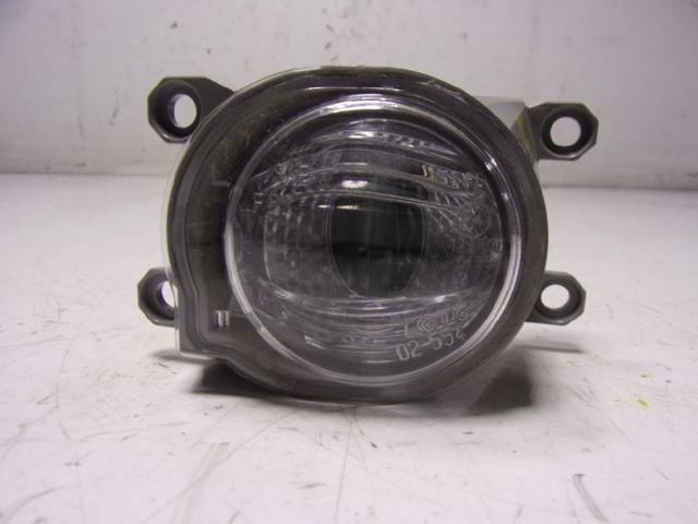Lampa przeciwmgielna lewa 8122102190 TOYOTA