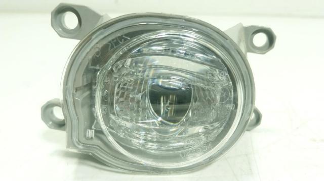 Lampa przeciwmgielna lewa 8122102190 TOYOTA