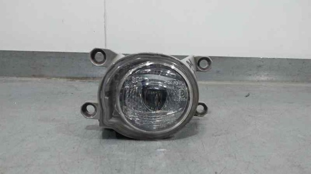 Lampa przeciwmgielna lewa 8122102190 TOYOTA