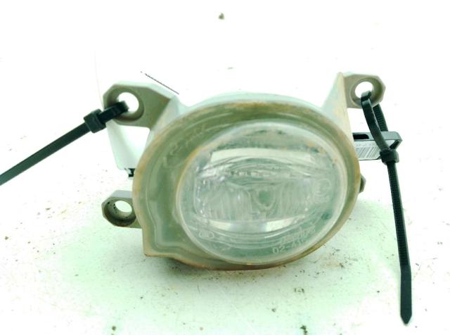 Lampa przeciwmgielna lewa 8122102190 TOYOTA
