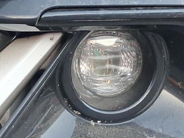 Lampa przeciwmgielna lewa 8122102190 TOYOTA