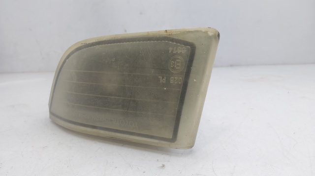 Lampa przeciwmgielna lewa 8122160071 TOYOTA