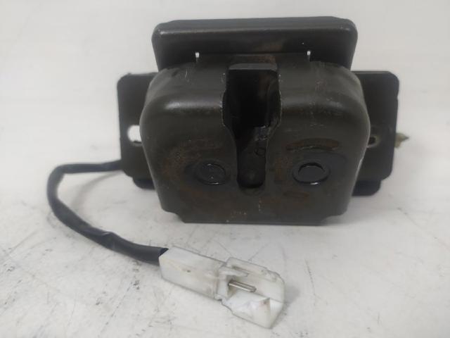 Zamek klapy bagażnika (3/5 drzwi tylnych) 812303E000 HYUNDAI