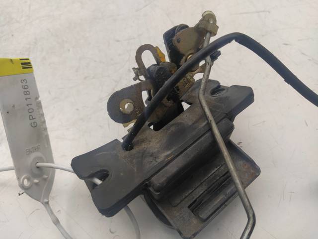 Zamek klapy bagażnika (3/5 drzwi tylnych) 812303E000 HYUNDAI