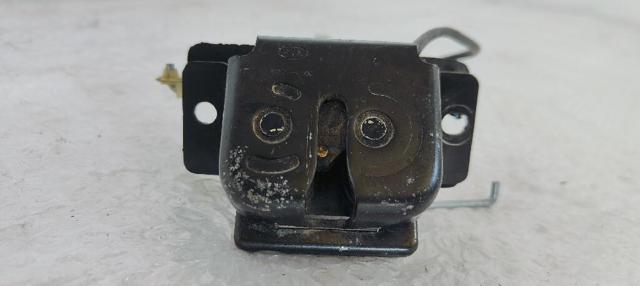 Zamek klapy bagażnika (3/5 drzwi tylnych) 812303E000 HYUNDAI