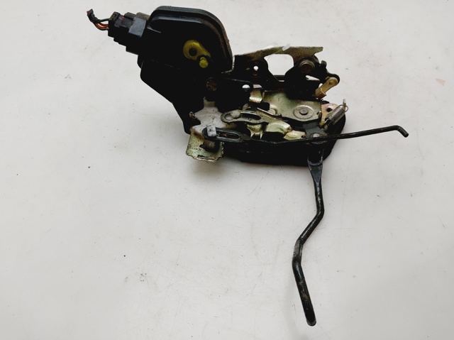 Zamek drzwi przednich lewych 8131017120 HYUNDAI