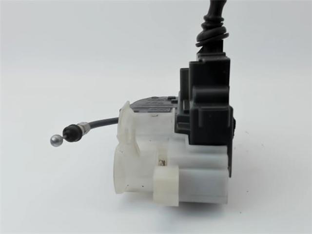 Zamek drzwi przednich lewych KIA Ceed ED