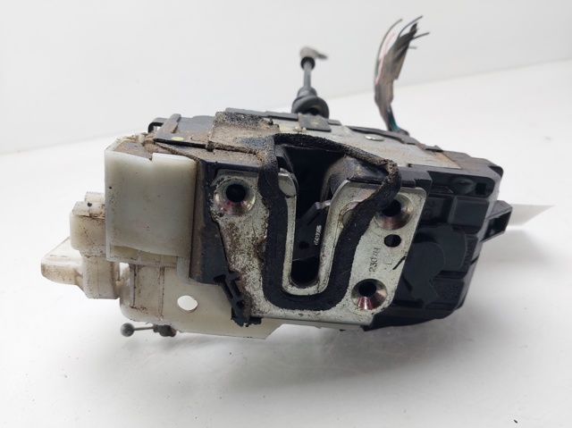 Zamek drzwi przednich lewych 813101H000 HYUNDAI