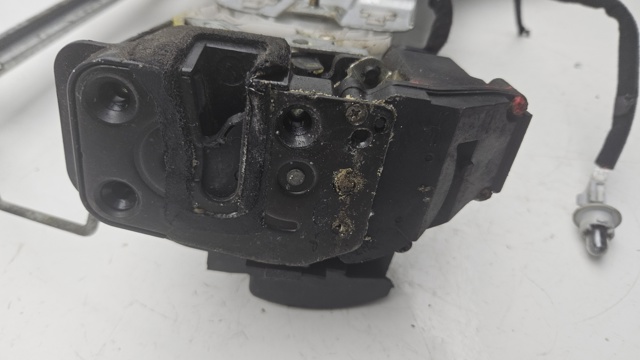 Zamek drzwi przednich lewych KIA Spectra