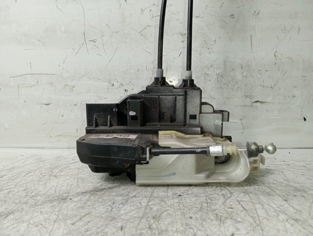 Zamek drzwi przednich lewych 813102L020 HYUNDAI