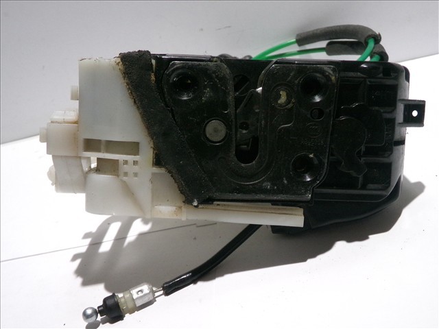Zamek drzwi przednich lewych 813102L020 HYUNDAI
