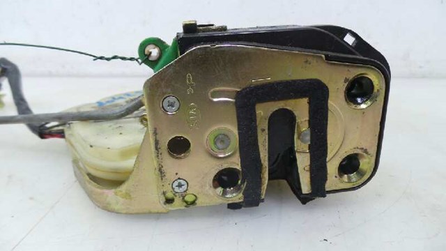 Zamek drzwi przednich lewych 813103E010 HYUNDAI