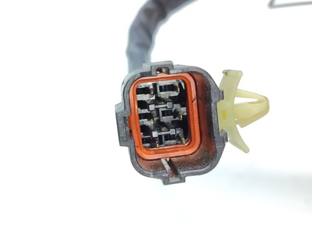 Zamek drzwi przednich lewych 813103E010 HYUNDAI