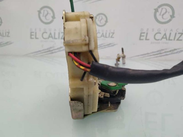 Zamek drzwi przednich lewych 813103E010 HYUNDAI