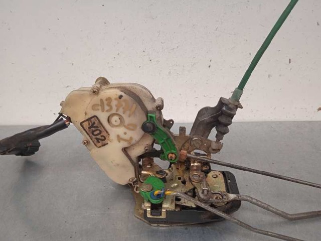 Zamek drzwi przednich lewych 813103E010 HYUNDAI