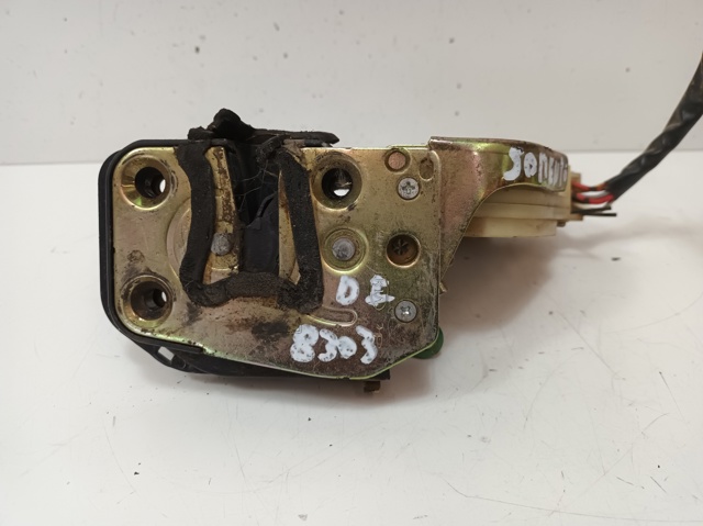 Zamek drzwi przednich lewych 813103E010 HYUNDAI