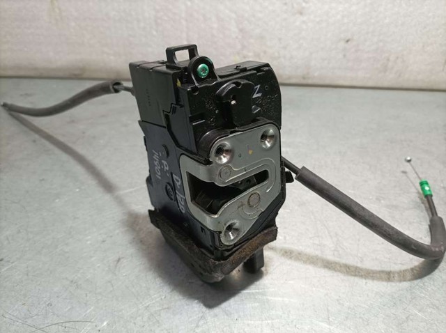 Zamek drzwi przednich lewych 813103U000 HYUNDAI