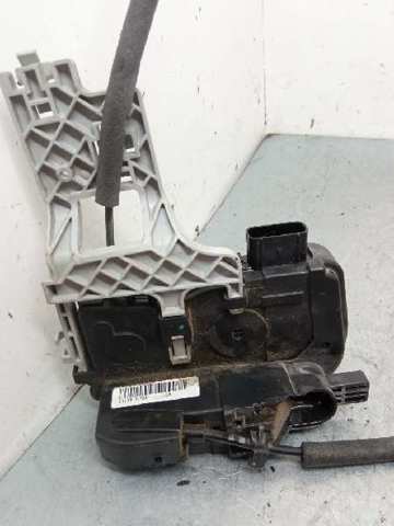 Zamek drzwi przednich lewych 813103U000 HYUNDAI
