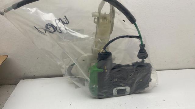 Zamek drzwi przednich lewych 813103Z000 HYUNDAI