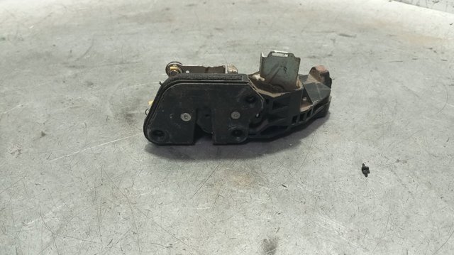 Zamek drzwi przednich prawych 8132017120 HYUNDAI