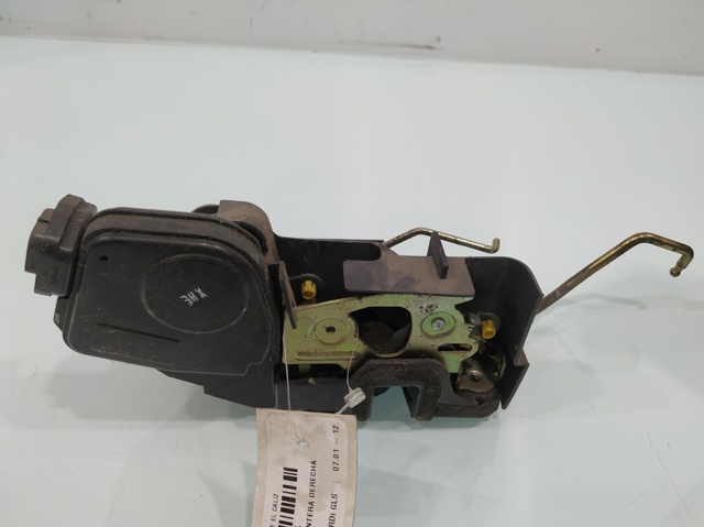Zamek drzwi przednich prawych 8132017120 HYUNDAI