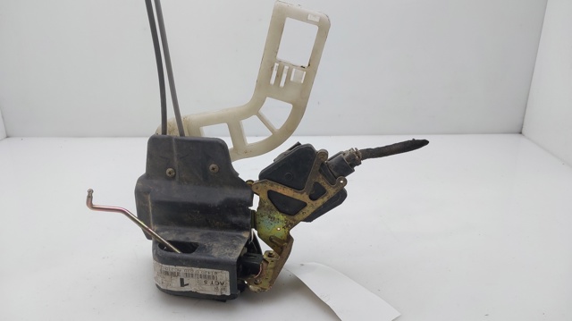 Zamek drzwi przednich prawych 813201F010 HYUNDAI