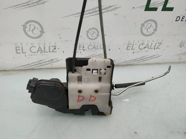 Zamek drzwi przednich prawych 813201F010 HYUNDAI