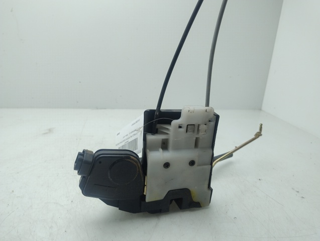 Zamek drzwi przednich prawych 813201F010 HYUNDAI