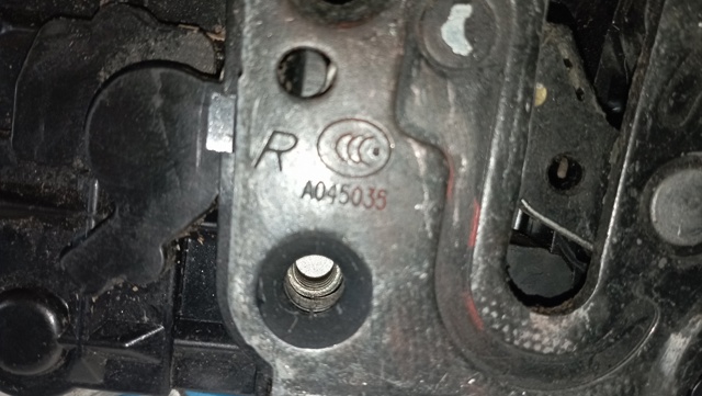 Zamek drzwi przednich prawych 813201J030 HYUNDAI