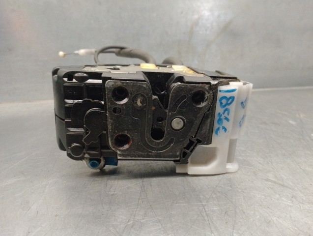 Zamek drzwi przednich prawych 813201J030 HYUNDAI