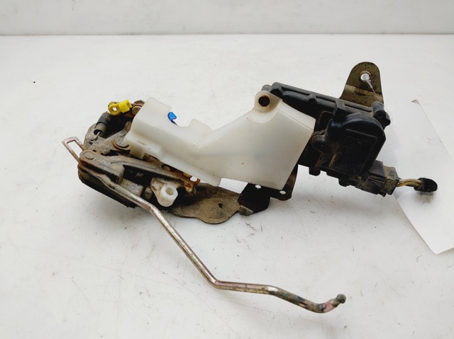 Zamek drzwi przednich prawych 8132025030 HYUNDAI
