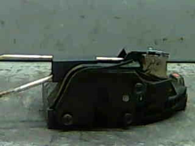 Zamek drzwi przednich prawych Hyundai Santa Fe 1 SM